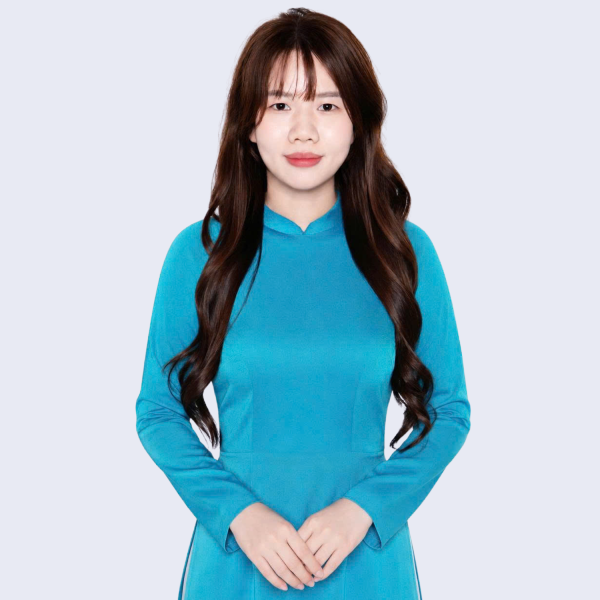 Cô Hoàng Thị Thùy Dung