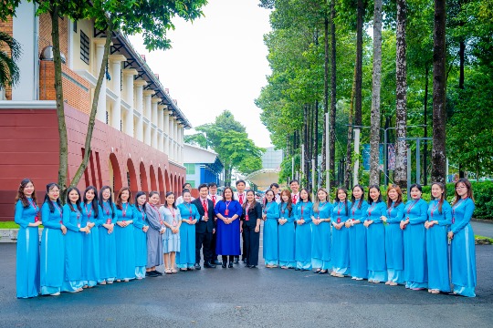 Đội ngũ giảng viên