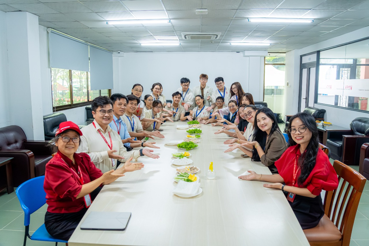 GIAO LƯU VĂN HÓA QUỐC TẾ: KHI NGÔN NGỮ HÒA QUYỆN CÙNG HƯƠNG VỊ ẨM THỰC VIỆT