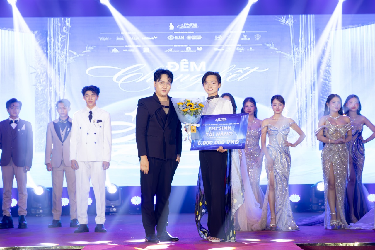 HUỲNH TẤN TÀI: KHI "VẺ ĐẸP NHẬT BẢN" HÒA QUYỆN CÙNG VŨ ĐIỆU ĐAM MÊ TẠI DNTU AURA 2026